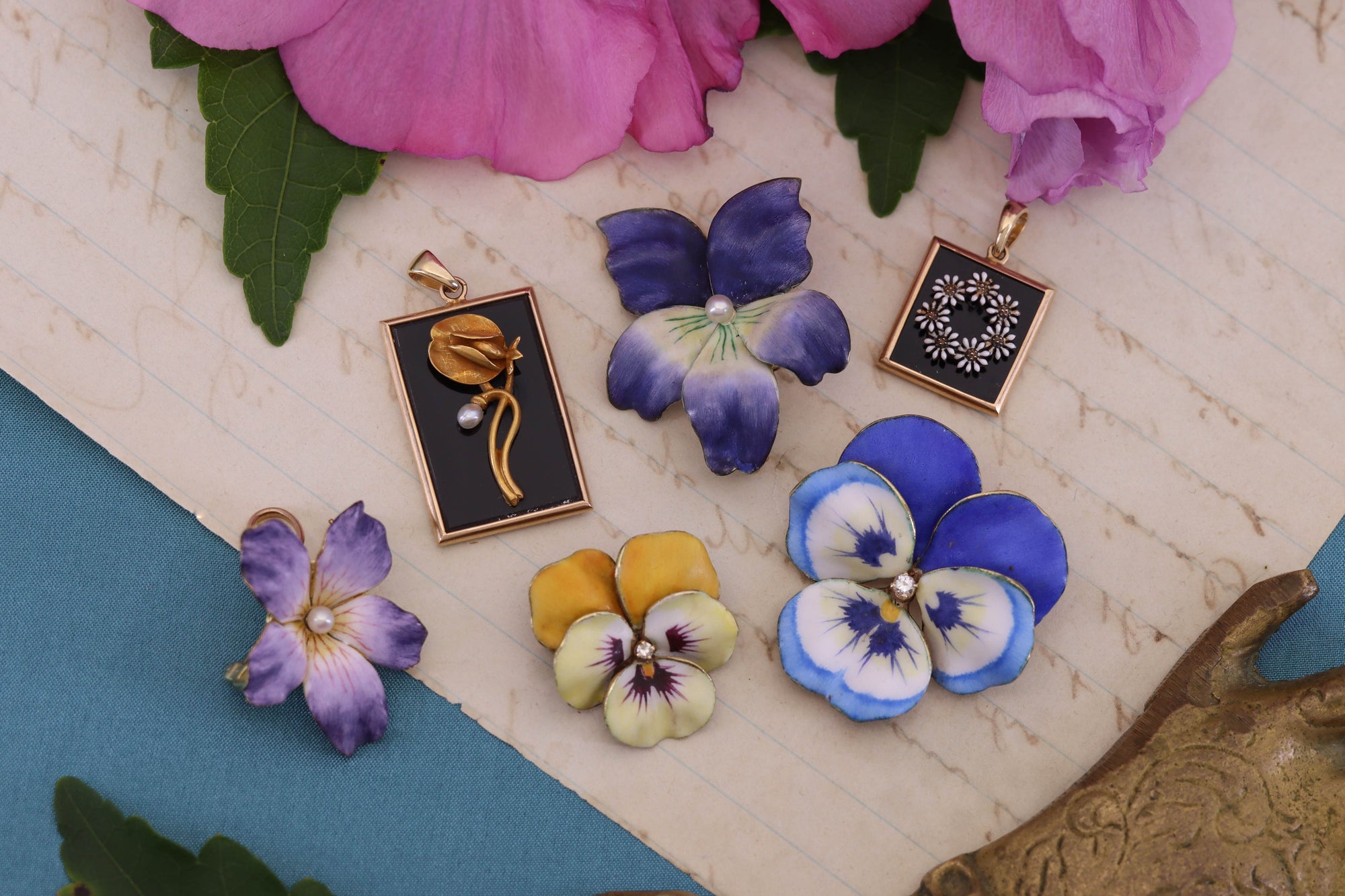 Unlock the Hidden Meanings of Flowers with Antique Jewelry: The Secret Language Revealed