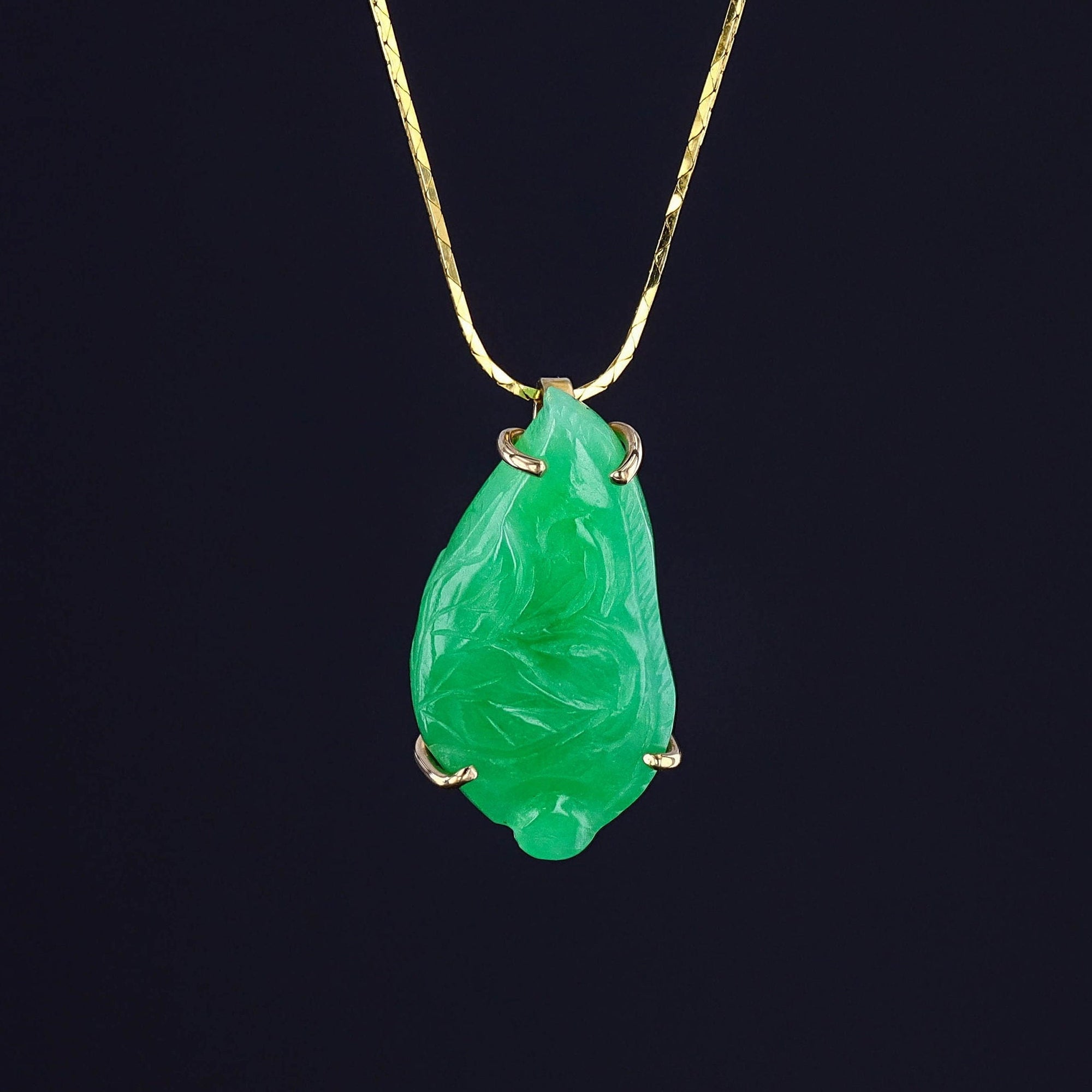 Vintage Nephrite Jade Pendant of 14k Gold