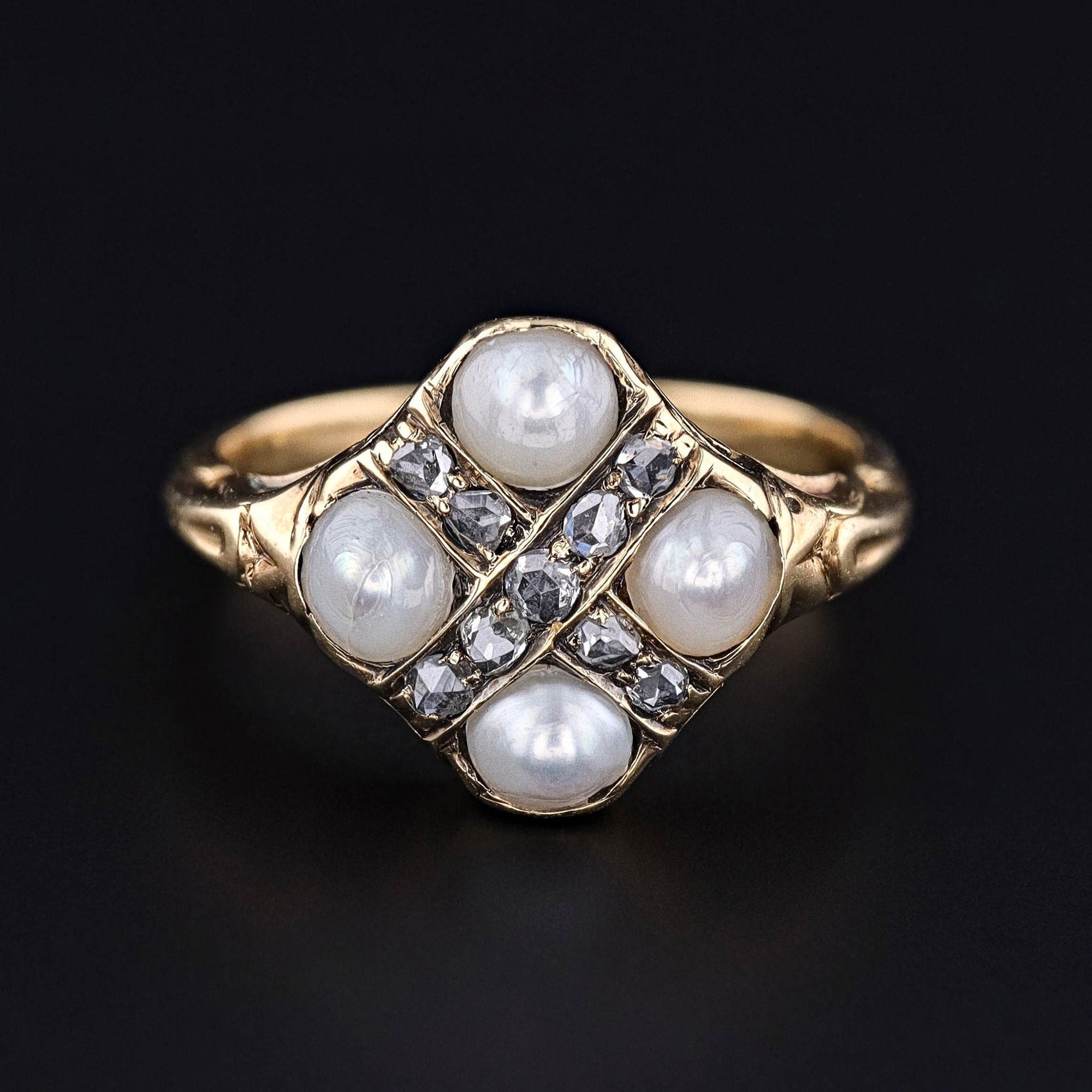 Antique Victorian Pearl and Diamond Ring of 15ct Gold