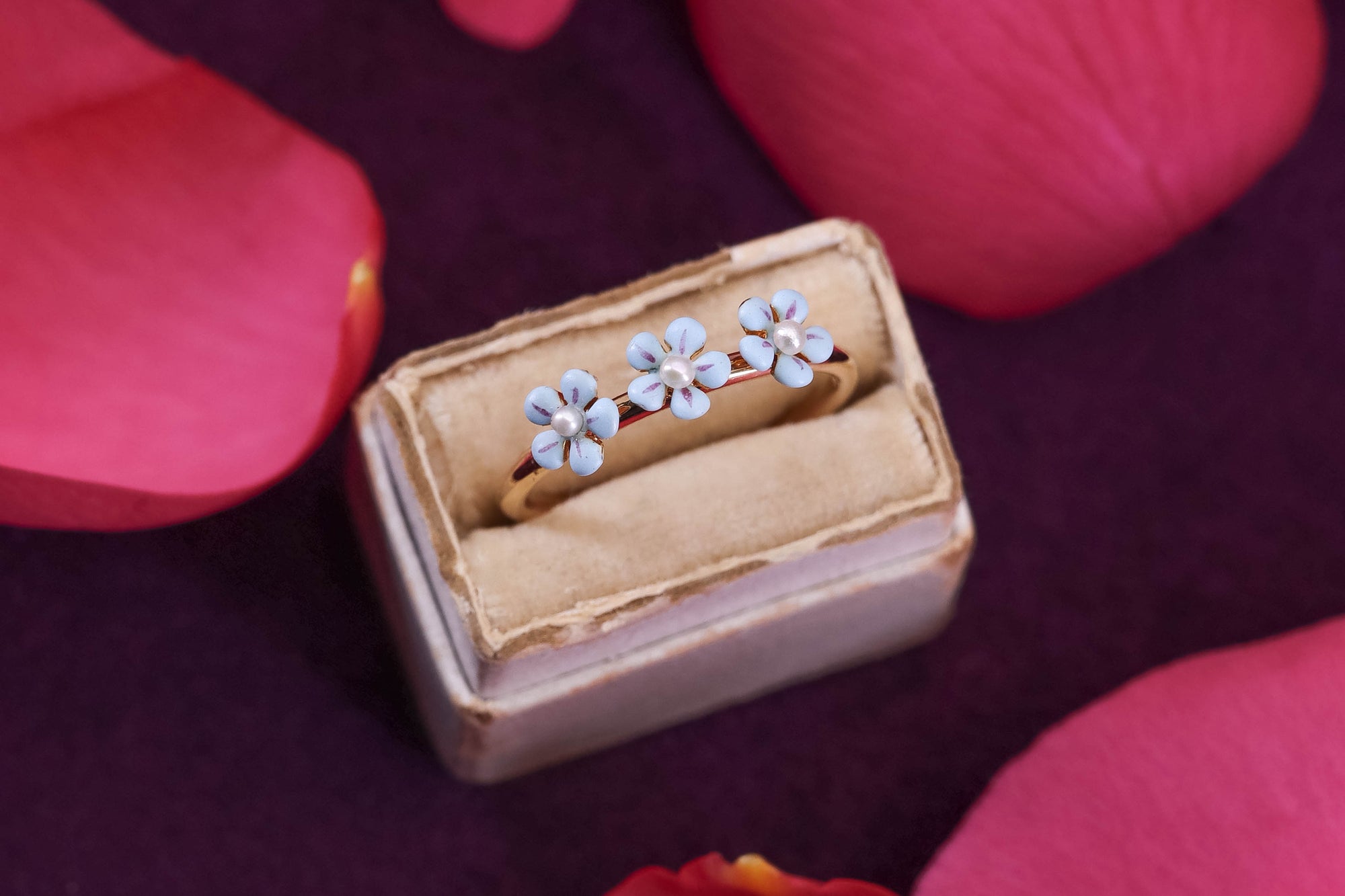 Love Tokens: Symbols of Love in Antique Jewelry