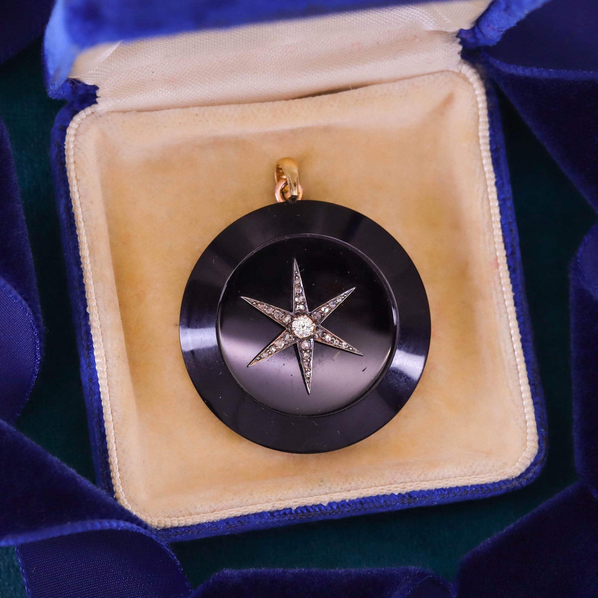 Victorian Onyx Star Pendant of 14k Gold