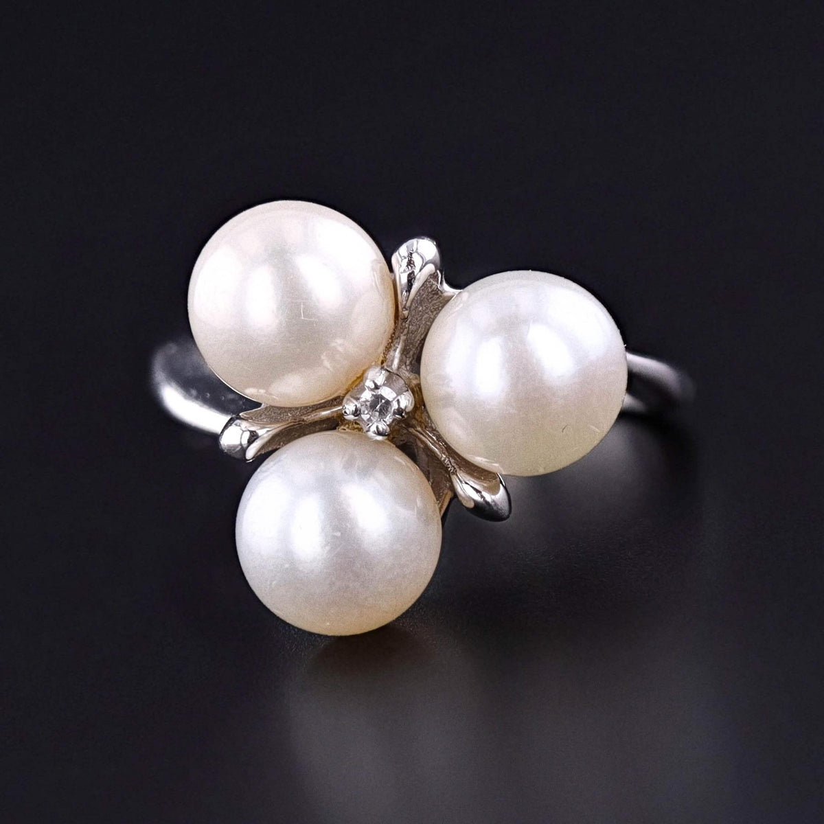 Vintage Pearl and Diamond Ring of 14k White Gold