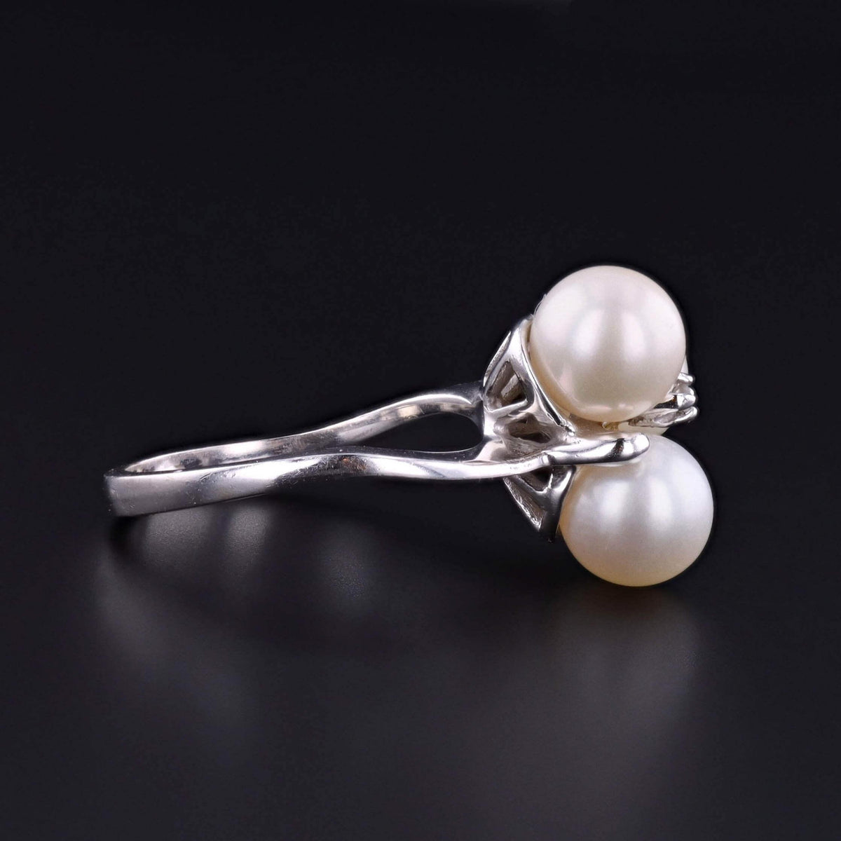 Vintage Pearl and Diamond Ring of 14k White Gold