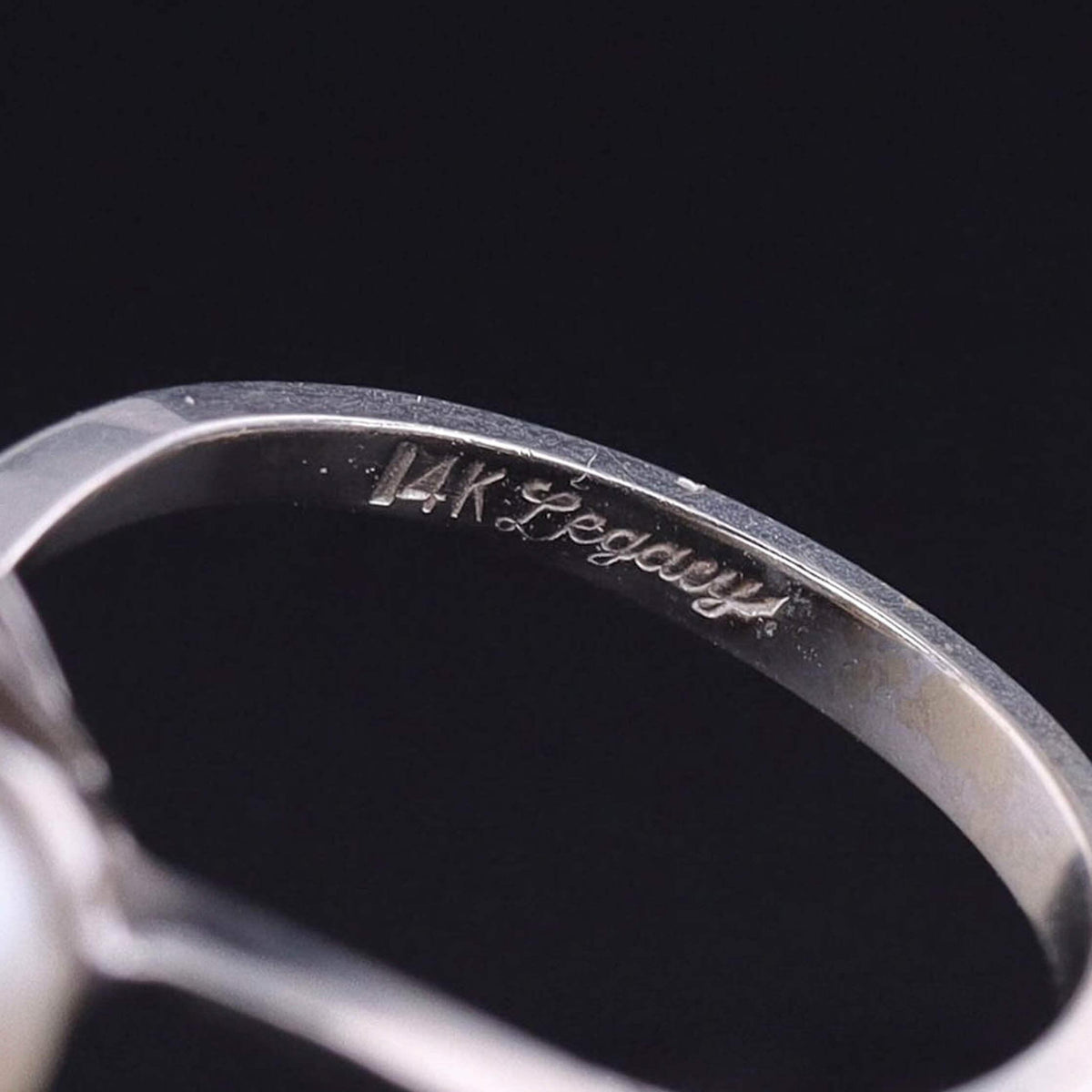 Vintage Pearl and Diamond Ring of 14k White Gold