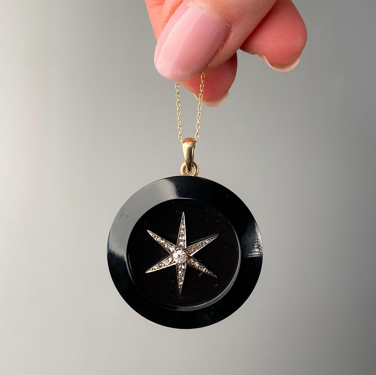 Victorian Onyx Star Pendant of 14k Gold