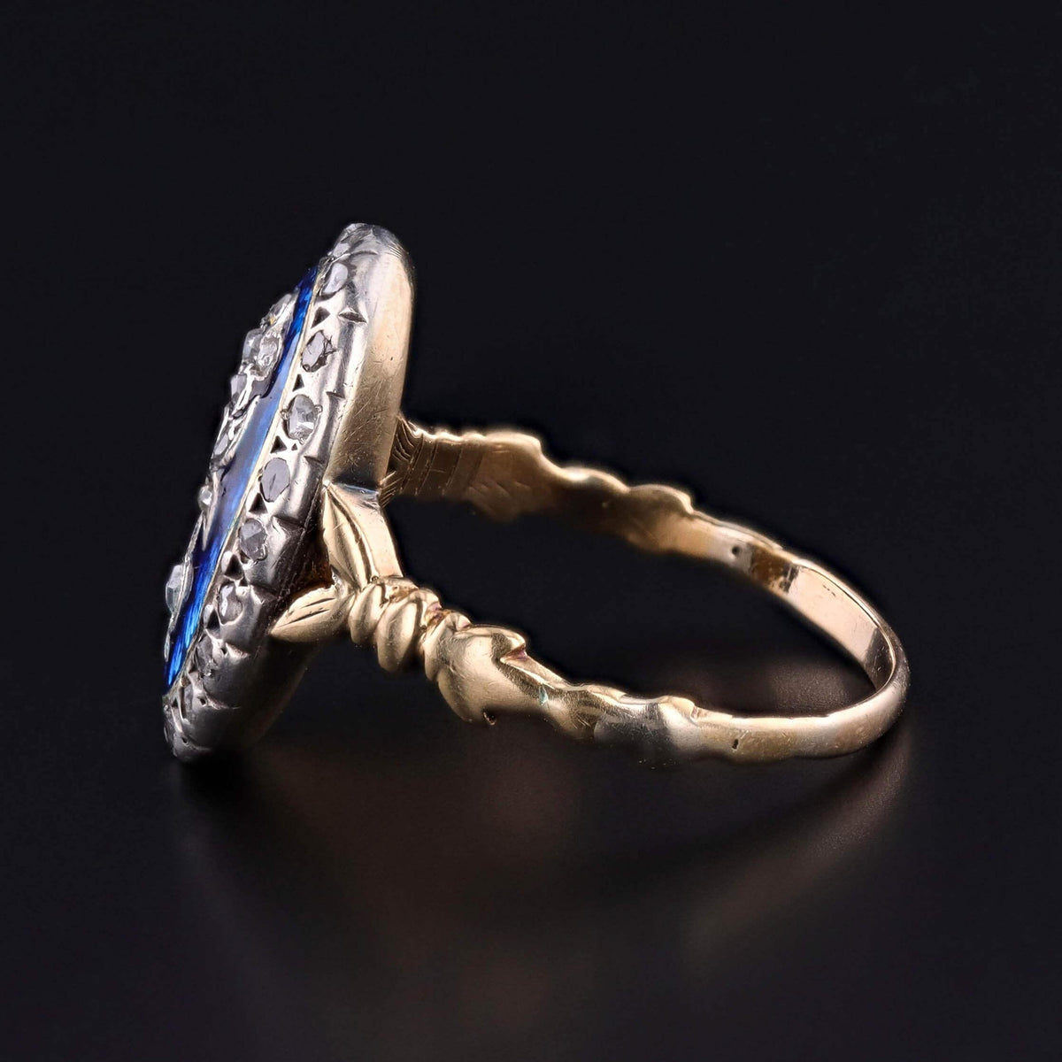Antique Diamond Flower and Enamel Ring of 18k Gold