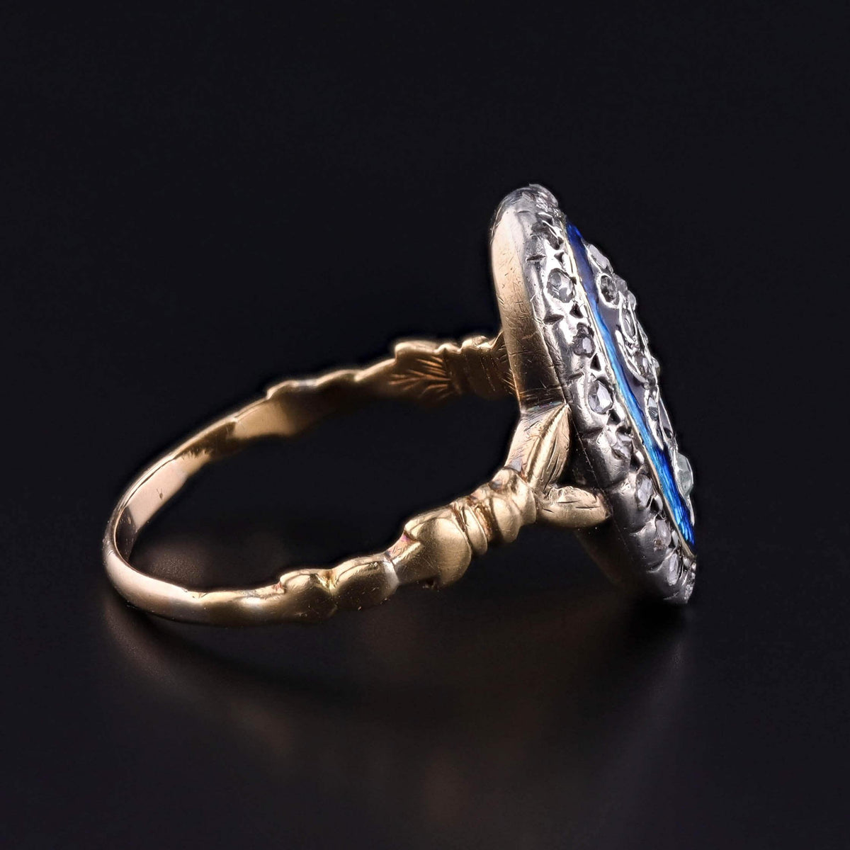 Antique Diamond Flower and Enamel Ring of 18k Gold