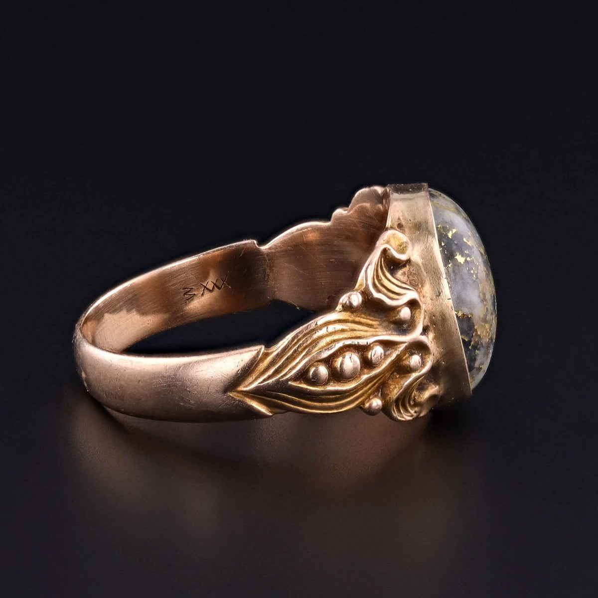 Antique Gold Quartz Signate Ring of 10k Gold