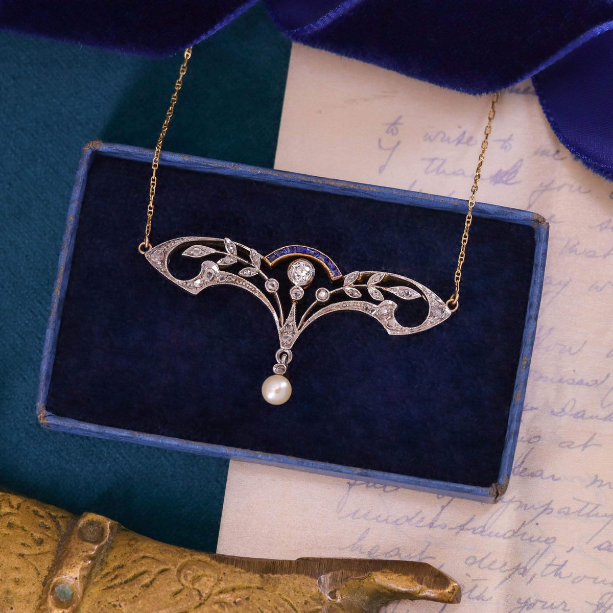 Antique Pearl and Sapphire Necklace of 18k Gold