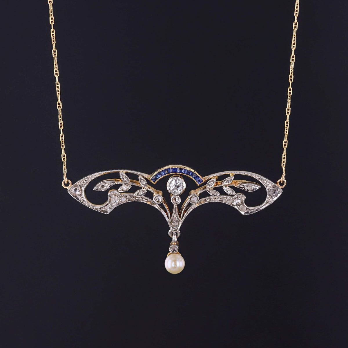 Antique Pearl and Sapphire Necklace of 18k Gold