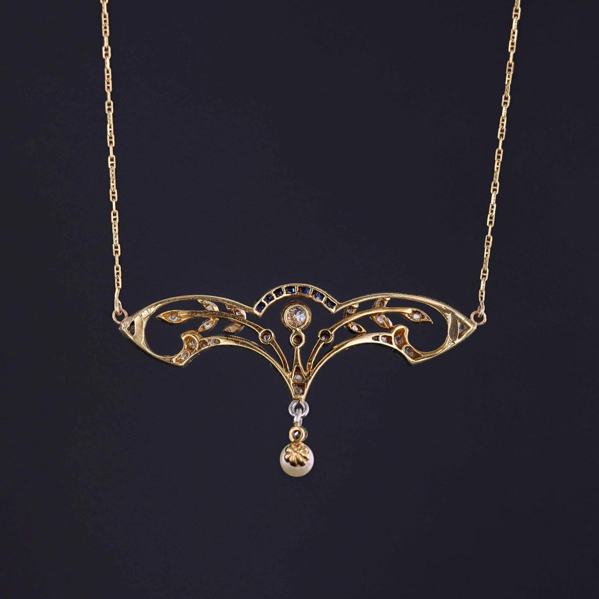 Antique Pearl and Sapphire Necklace of 18k Gold