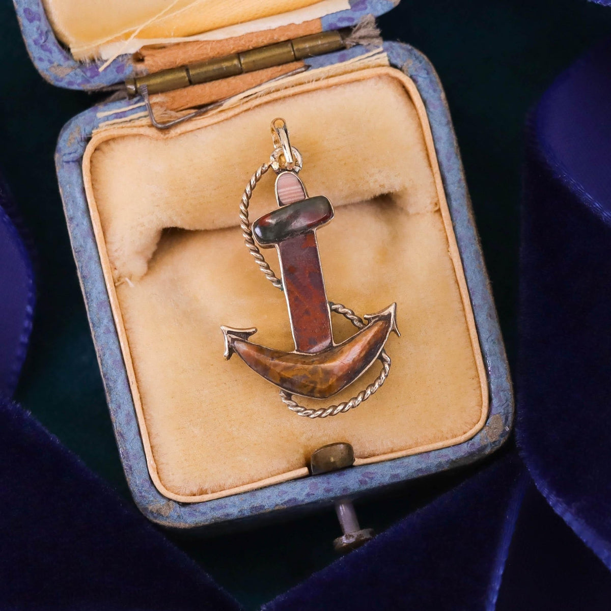 Antique Agate Anchor Pendant of 9ct Gold - Trademark Antiques