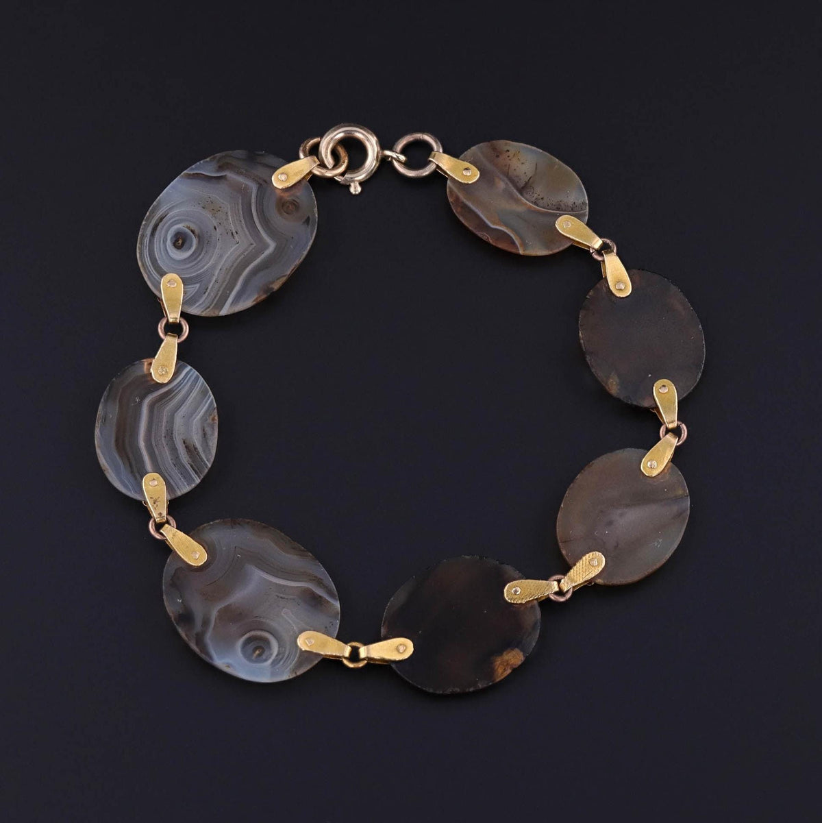 Antique Agate Bracelet of 18k Gold - Trademark Antiques