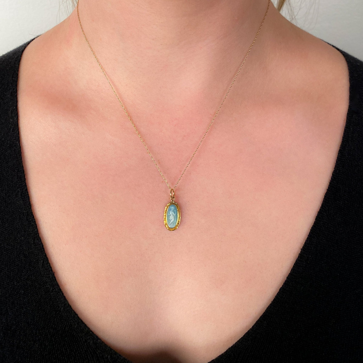 Antique Agate Cameo Pendant of 10k Gold - Trademark Antiques