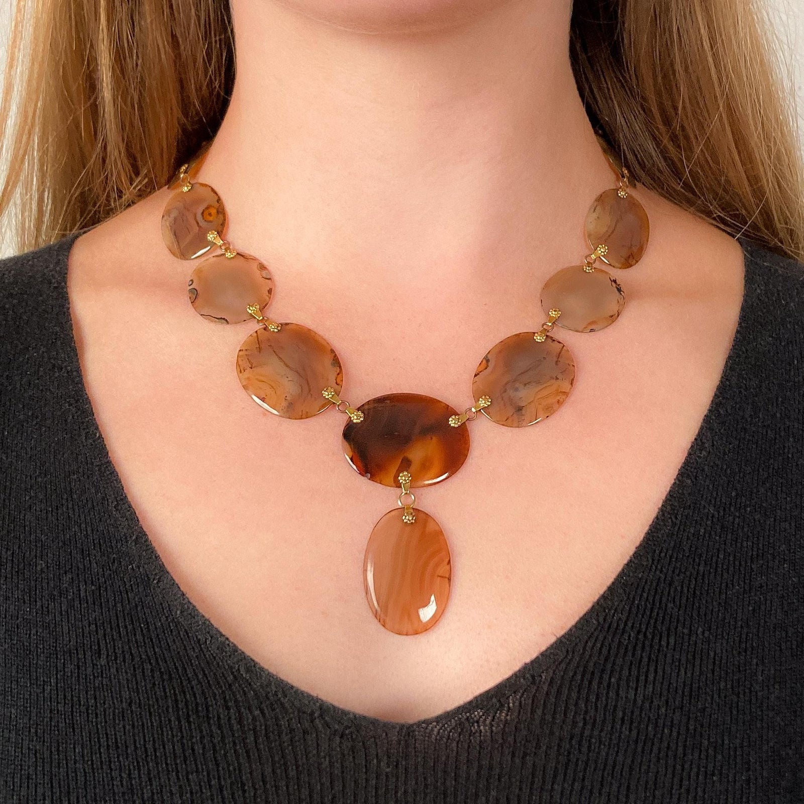 Antique Agate Necklace of 18k Gold - Trademark Antiques