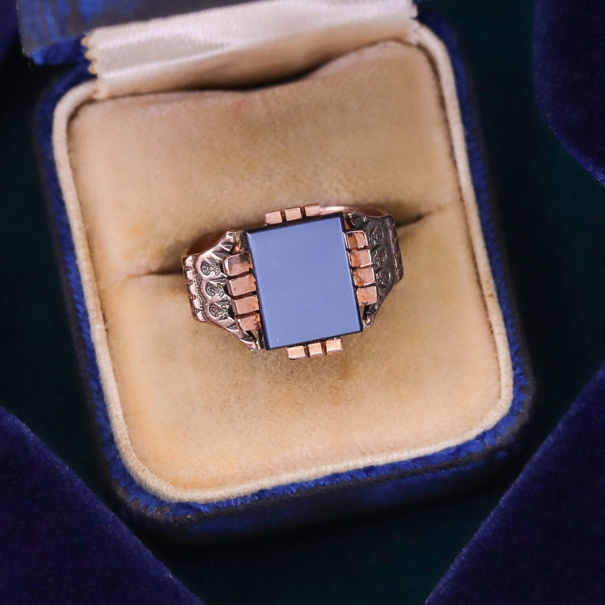 Antique Agate Singet Ring of 10k Gold - Trademark Antiques