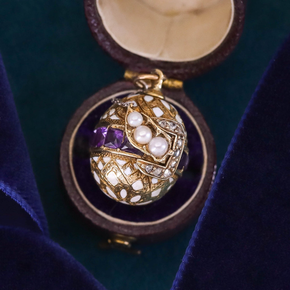 Antique Amethyst Egg Charm of 18k Gold - Trademark Antiques