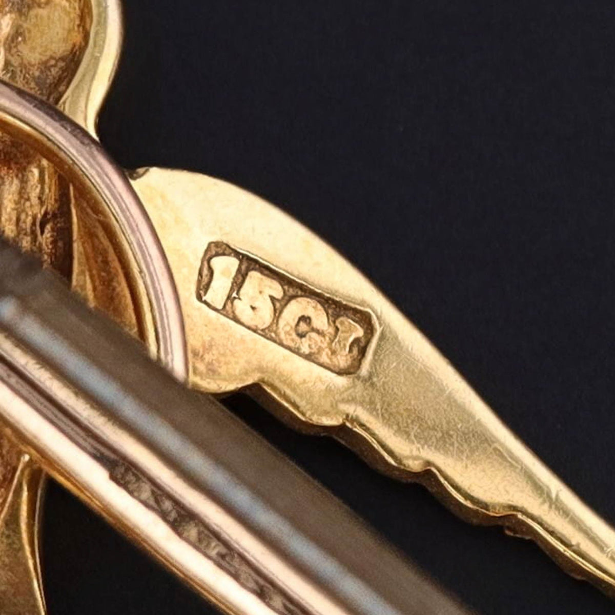 Antique Bird Bar Pin of 15ct Gold - Trademark Antiques