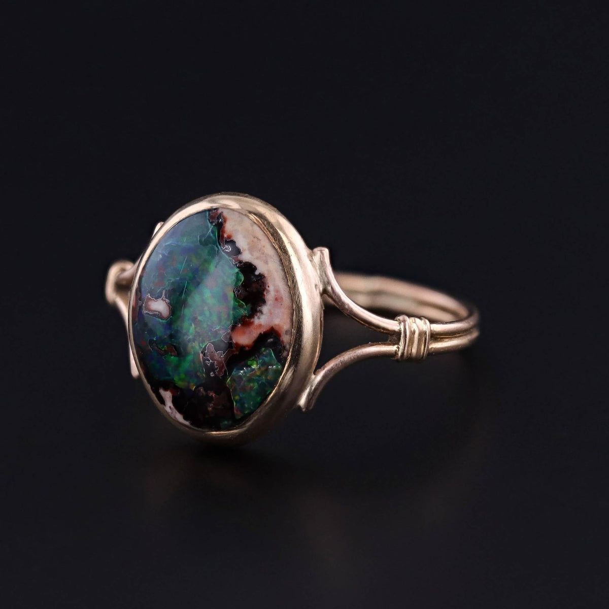 Antique Boulder Opal Ring of 18k Gold - Trademark Antiques