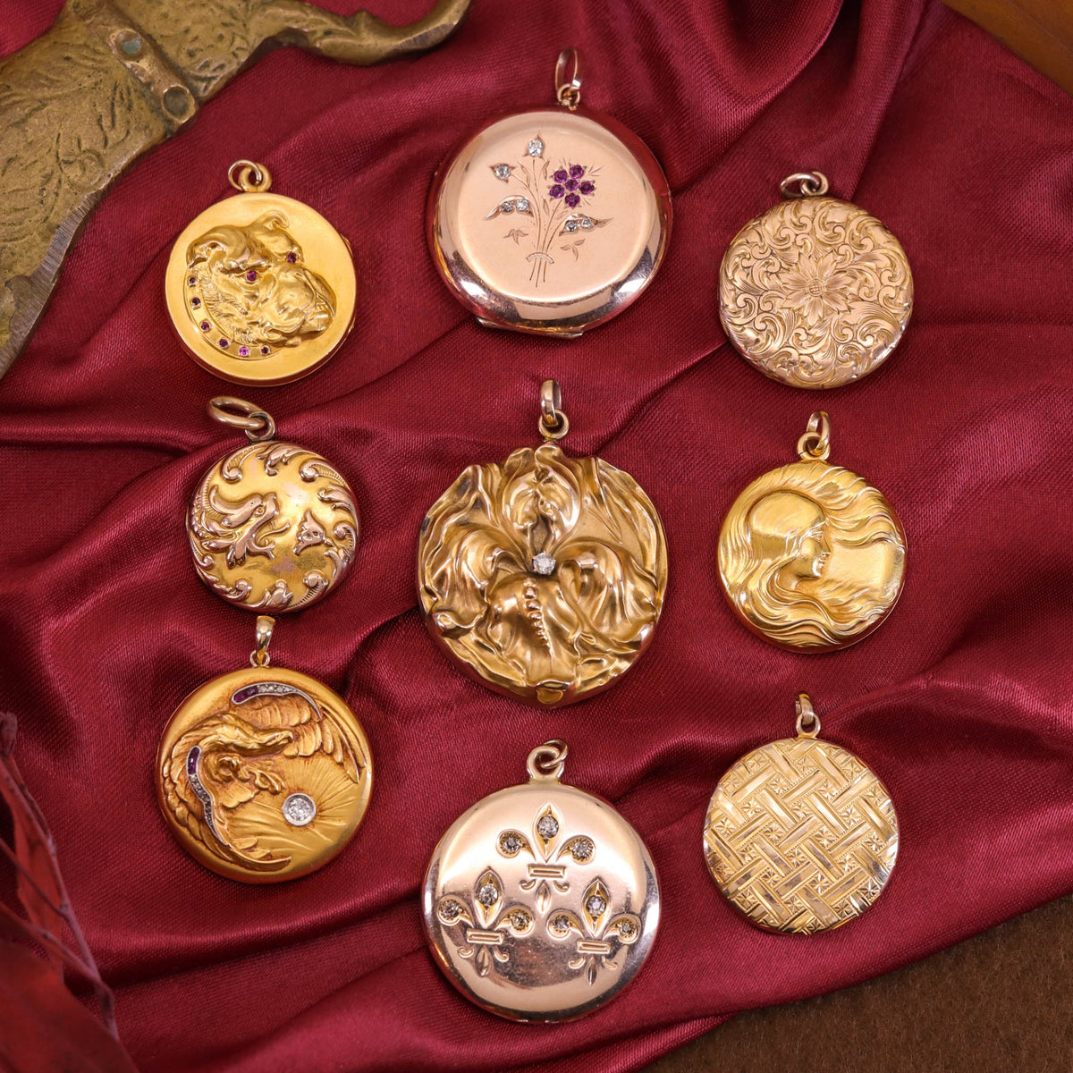 Antique Bulldog Locket of 14k Gold - Trademark Antiques