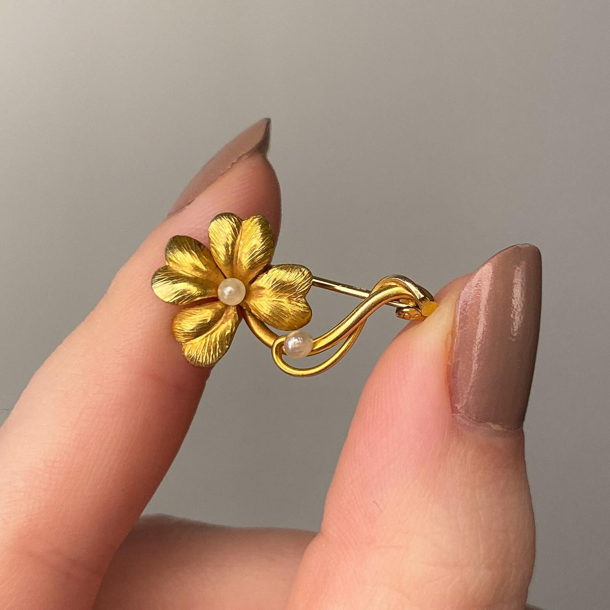 Antique Clover Pin of 14k Gold - Trademark Antiques