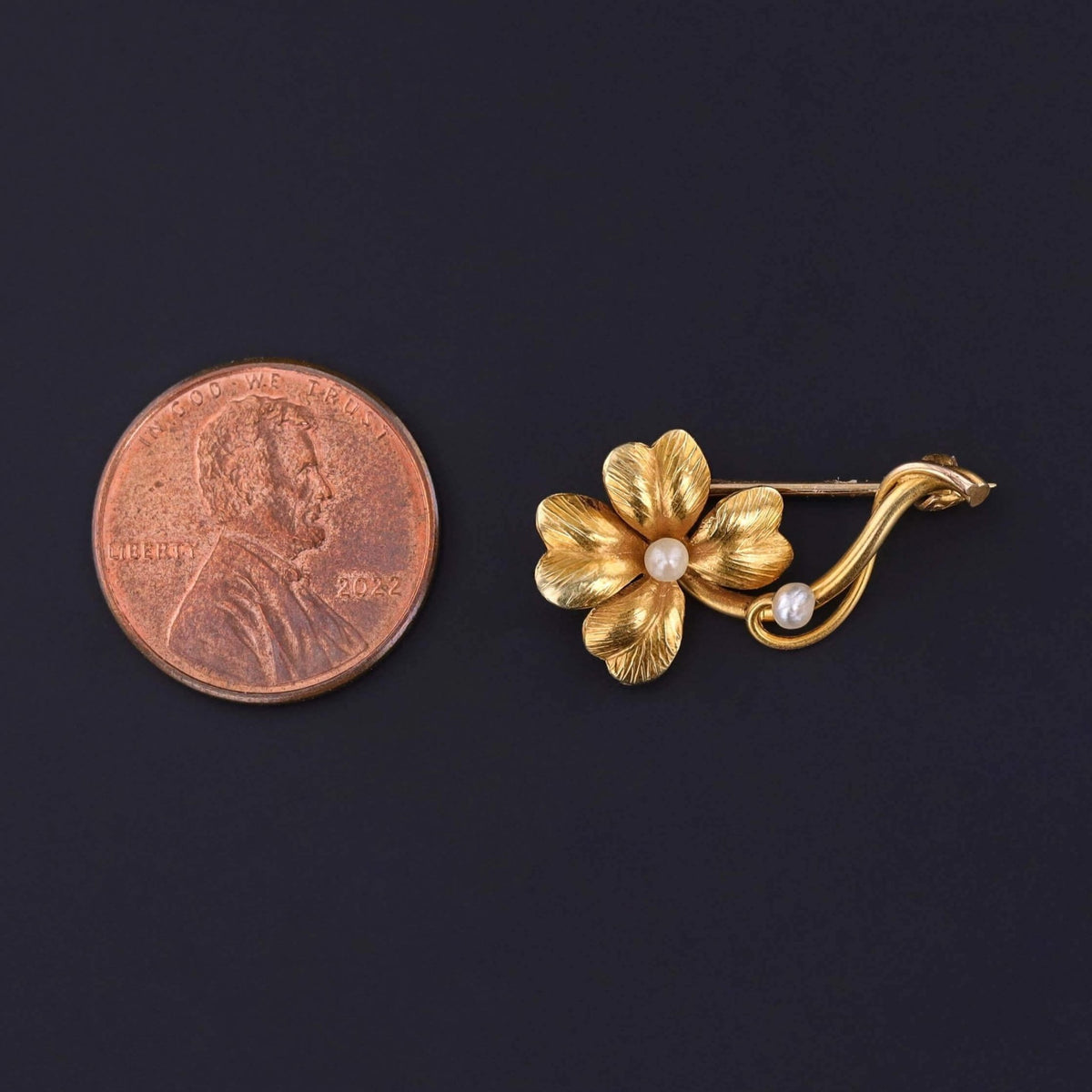 Antique Clover Pin of 14k Gold - Trademark Antiques