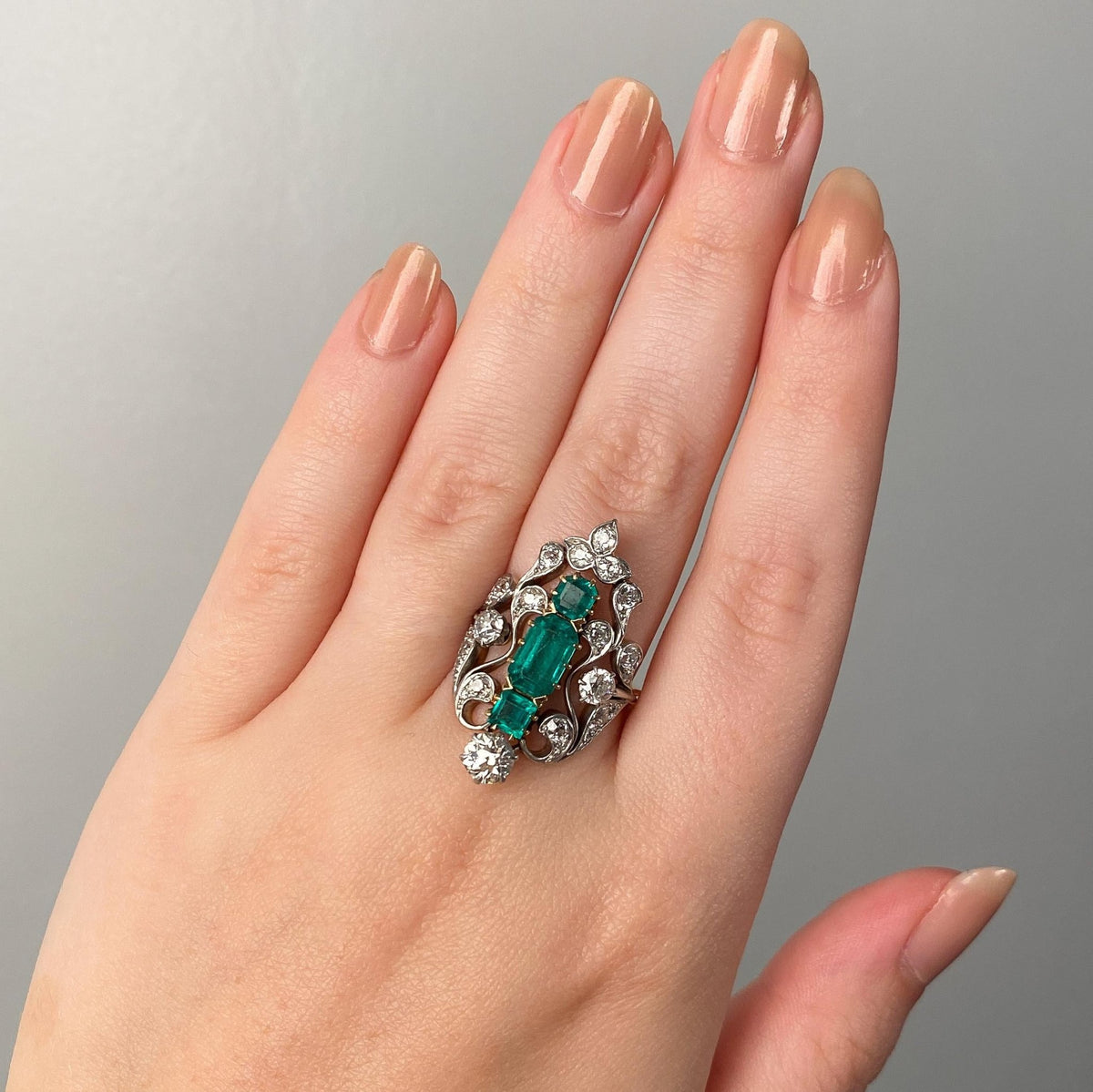 Antique Columbian Emerald and Diamond Ring of 18k Gold and Platinum - GIA Cert - Trademark Antiques