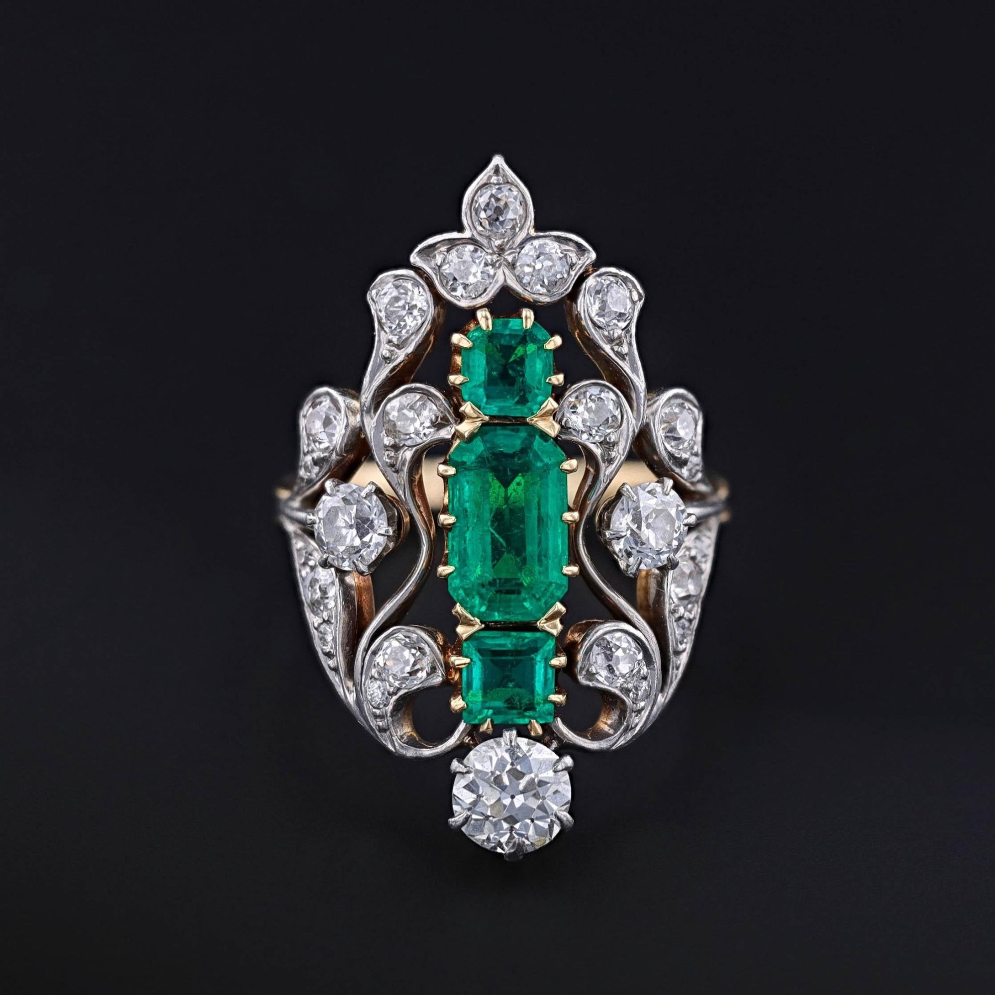 Antique Columbian Emerald and Diamond Ring of 18k Gold and Platinum - GIA Cert - Trademark Antiques