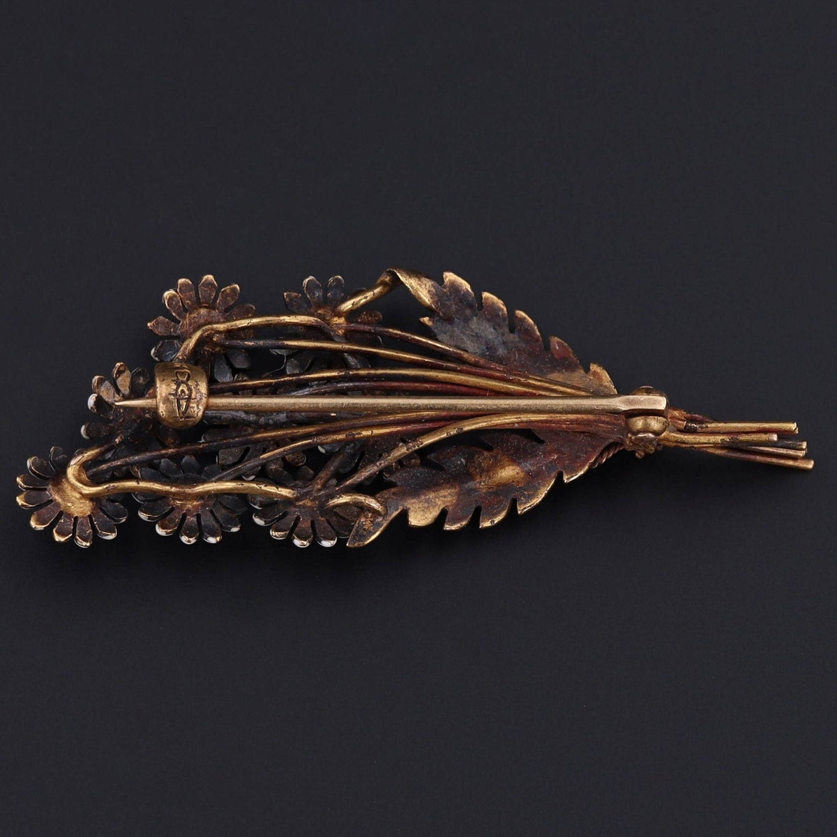 Antique Daisy Brooch of 14k Gold - Trademark Antiques