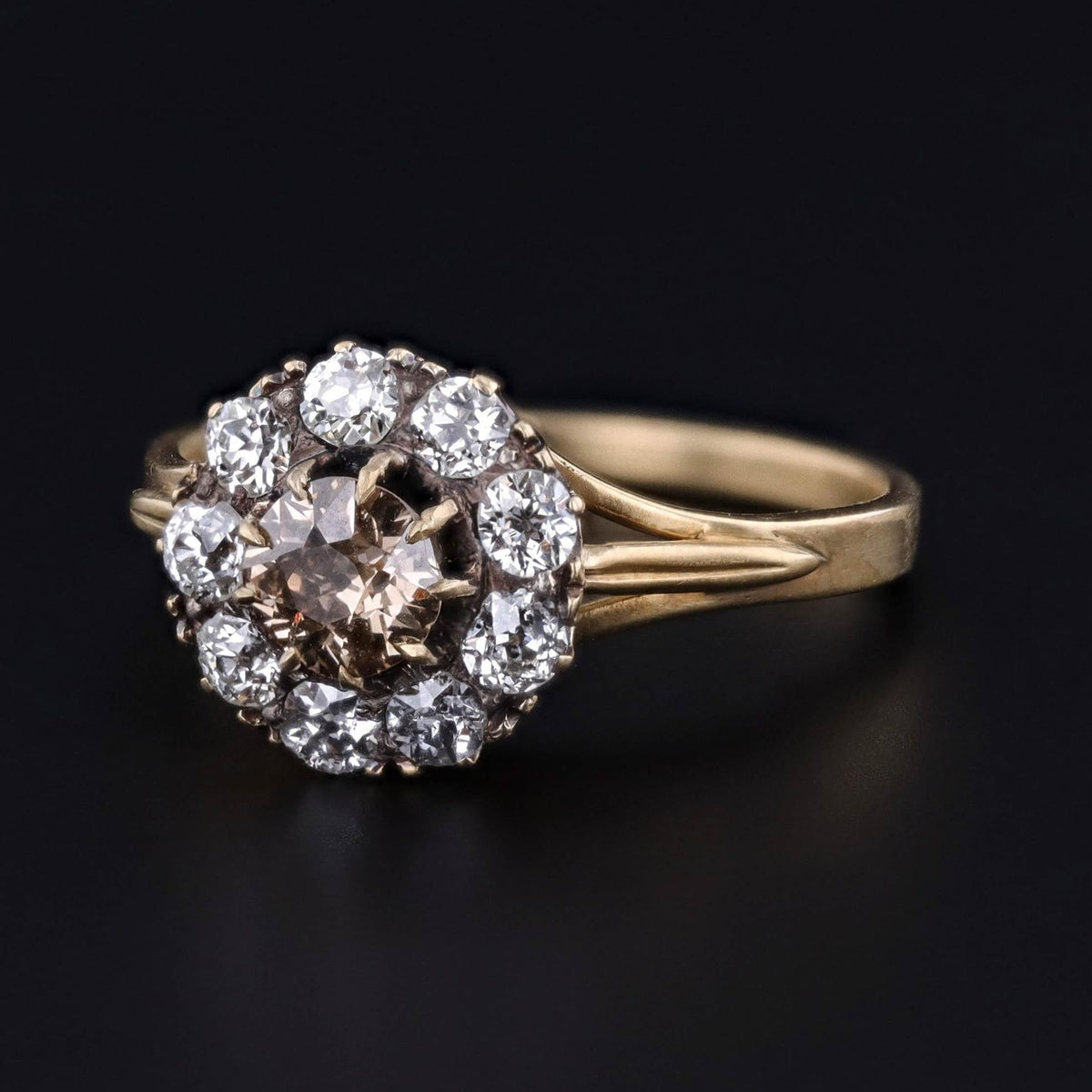 Antique Diamond Cluster Ring of 18k Gold - Trademark Antiques