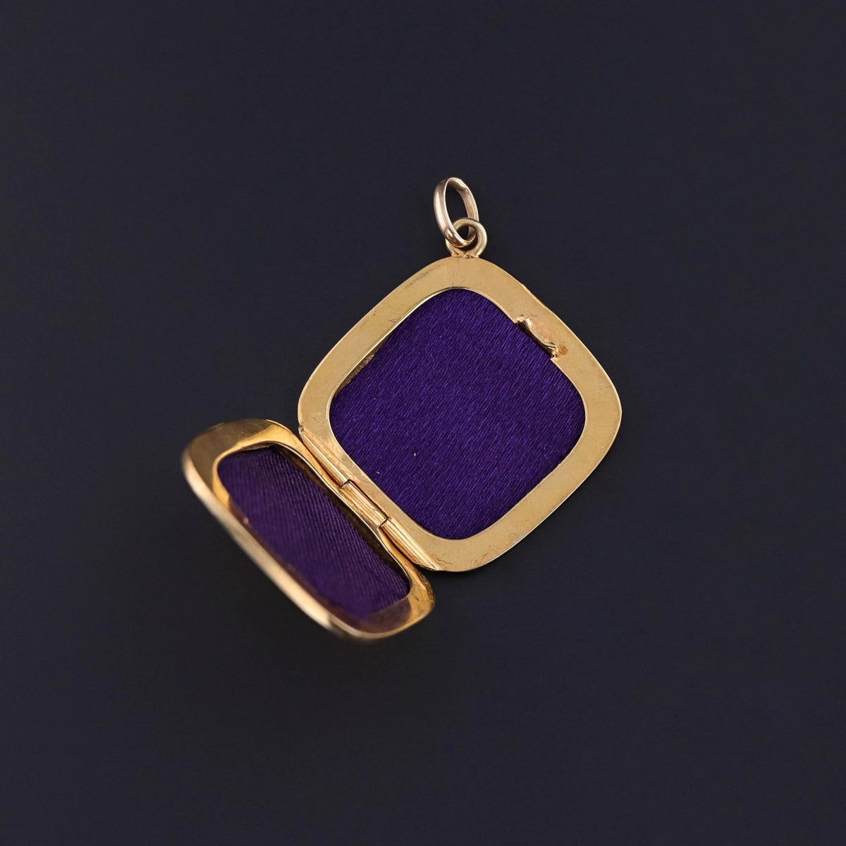 Antique Egyptian Revival Locket of 14k Gold - Trademark Antiques