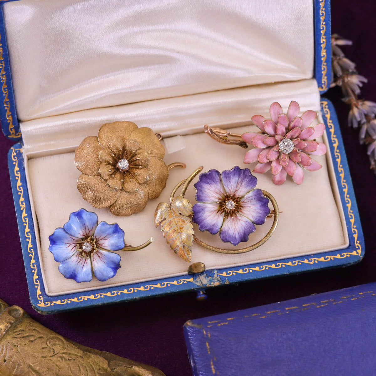 Antique Enamel Flower Brooch of 18k Gold - Trademark Antiques