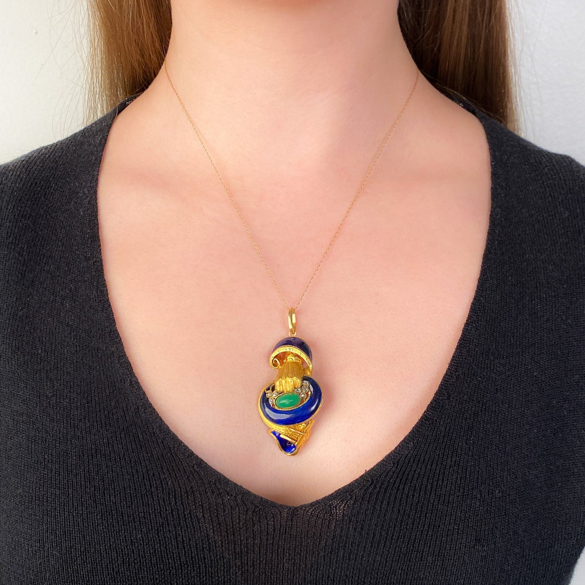 Antique Enamel Hand Pendant of 18k Gold - Trademark Antiques