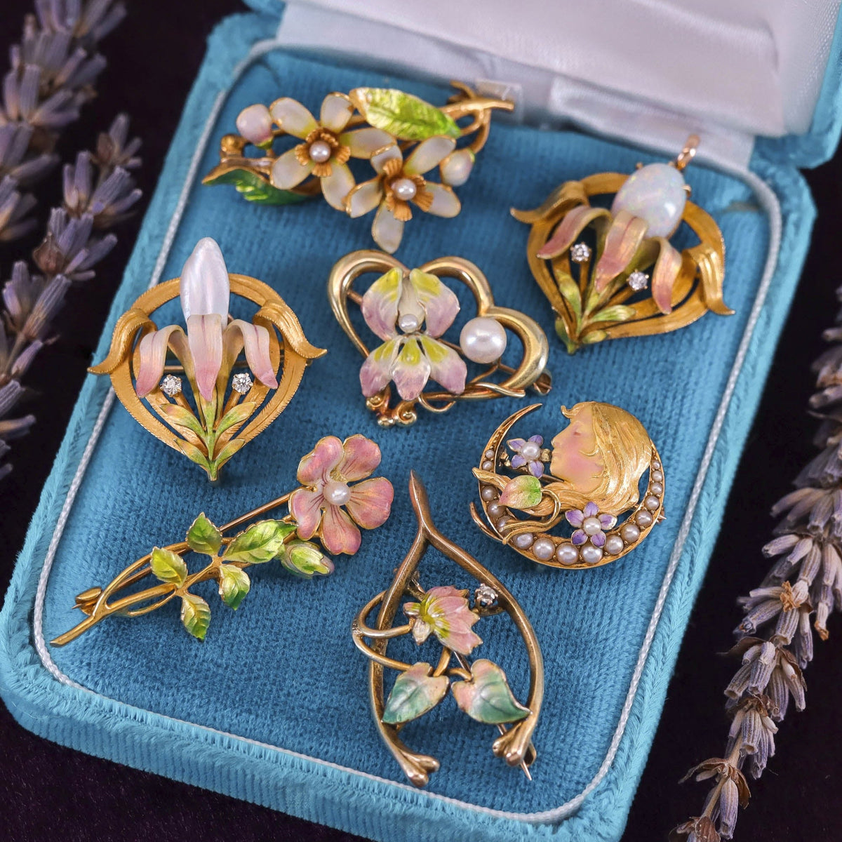 Antique Floral Wishbone Brooch of 14k Gold - Trademark Antiques