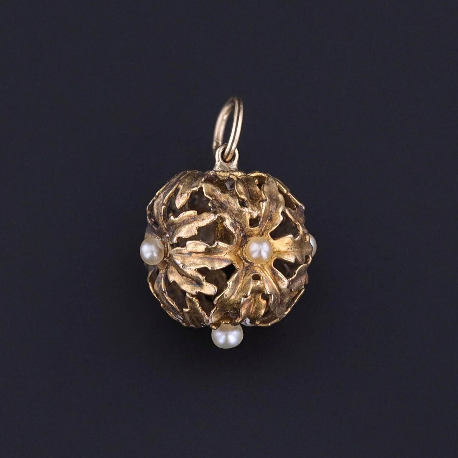 Antique Flower Pendant of 14k Gold - Trademark Antiques