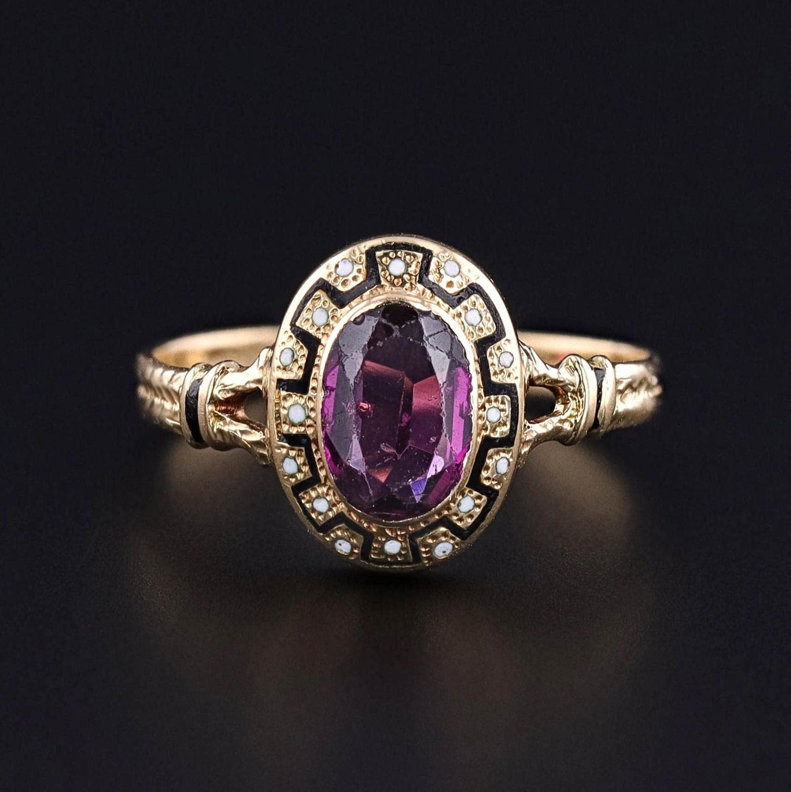 Antique French Garnet Ring of 18k Gold - Trademark Antiques