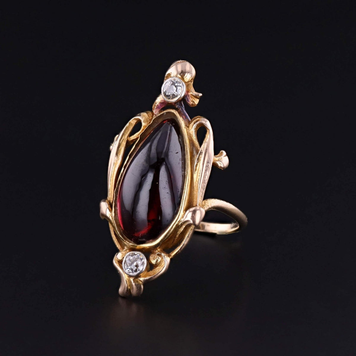 Antique Garnet and Diamond Ring of 14k Gold - Trademark Antiques