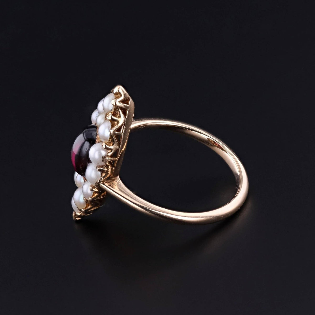 Antique Garnet and Pearl Ring of 18k Gold - Trademark Antiques