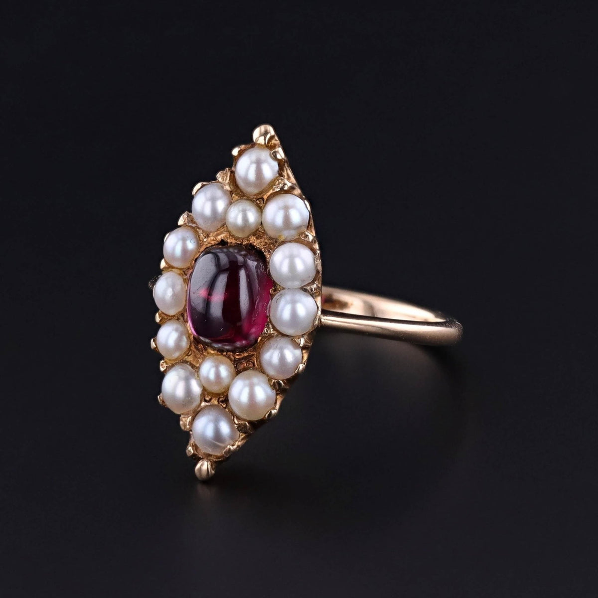Antique Garnet and Pearl Ring of 18k Gold - Trademark Antiques