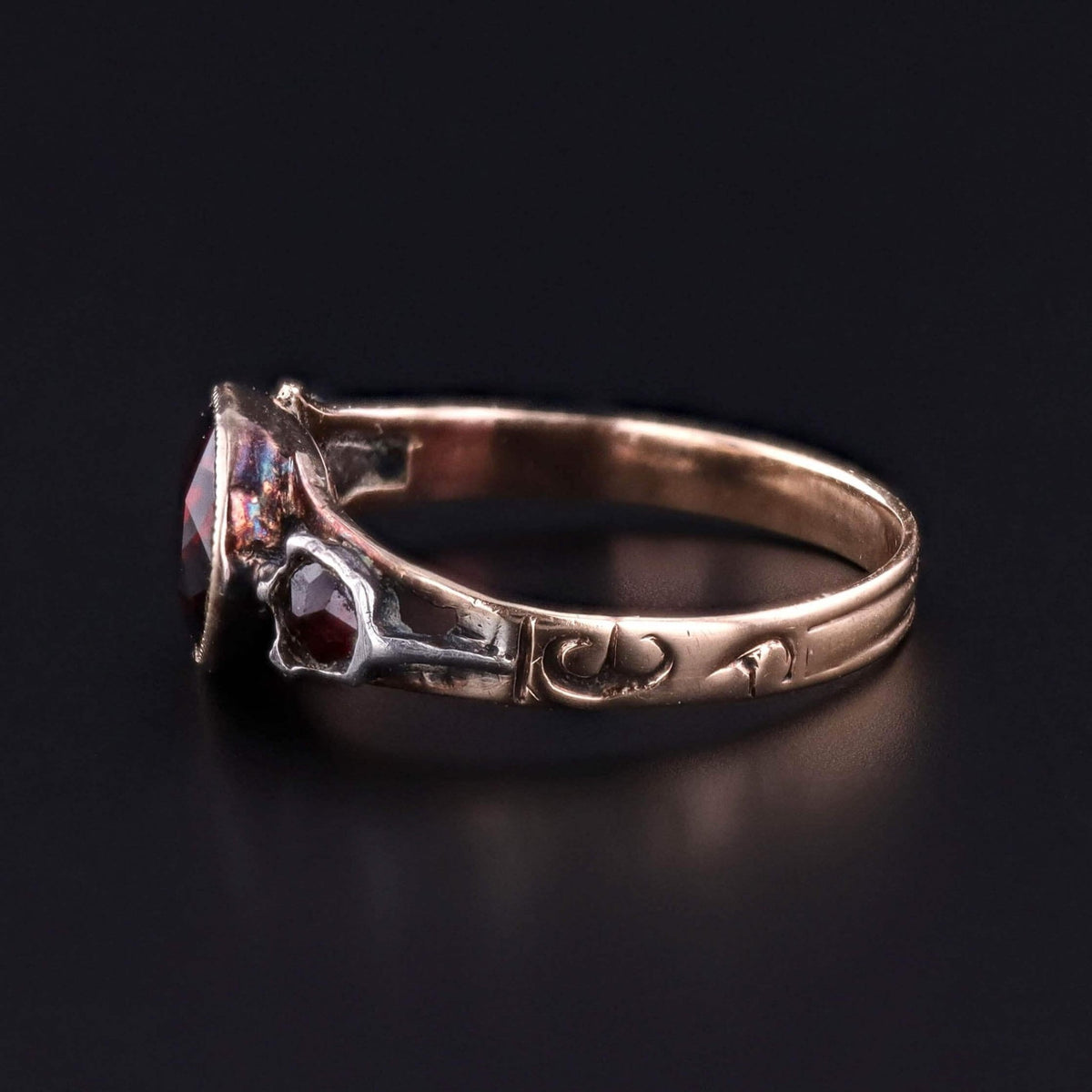 Antique Garnet Ring of 14k Gold - Trademark Antiques