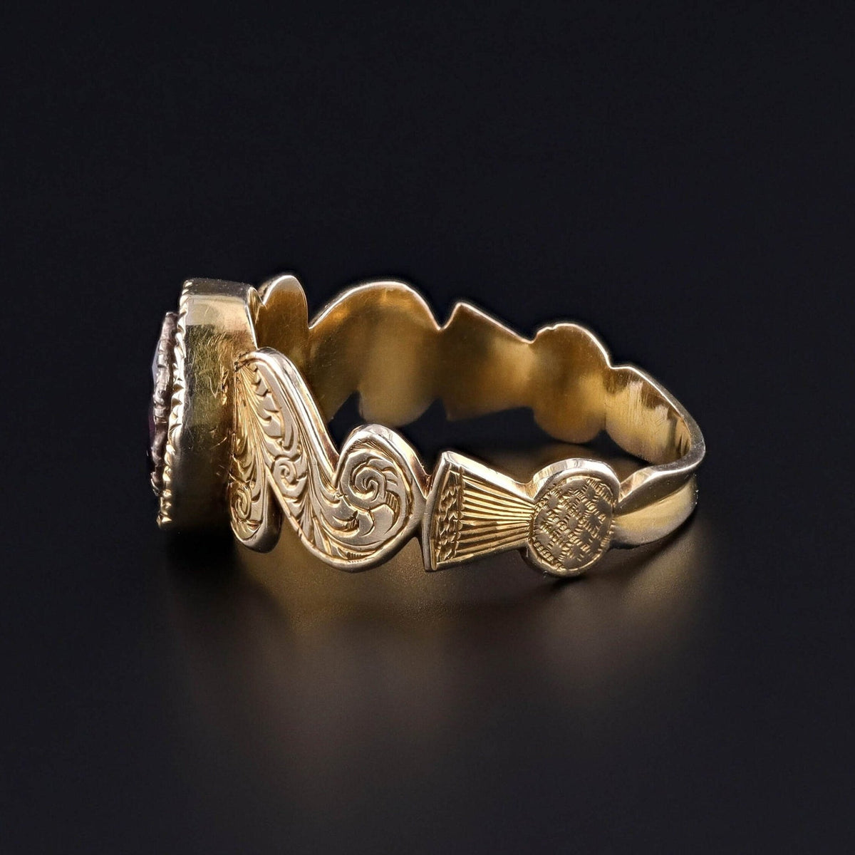 Antique Garnet Ring of 9ct Gold - Trademark Antiques