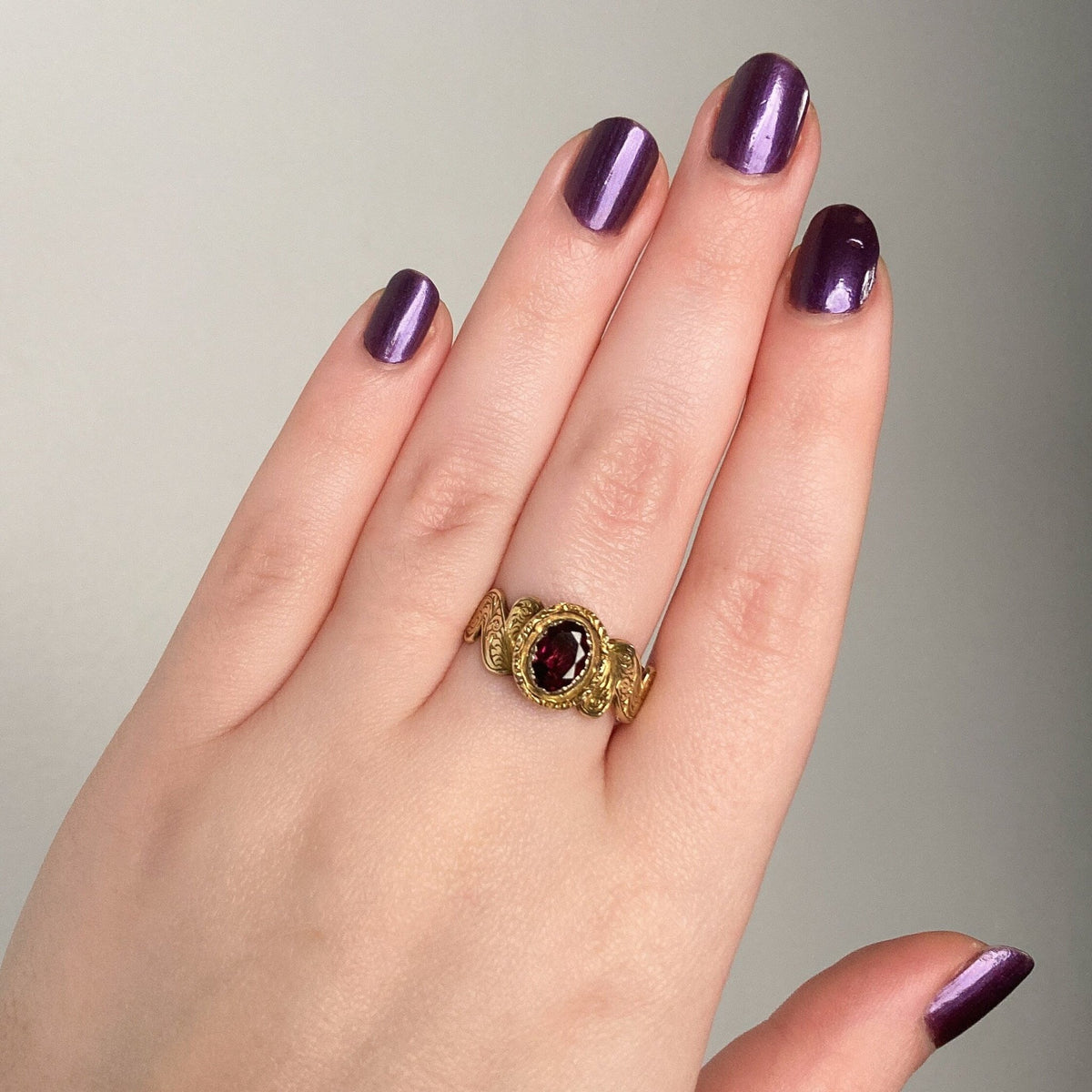 Antique Garnet Ring of 9ct Gold - Trademark Antiques