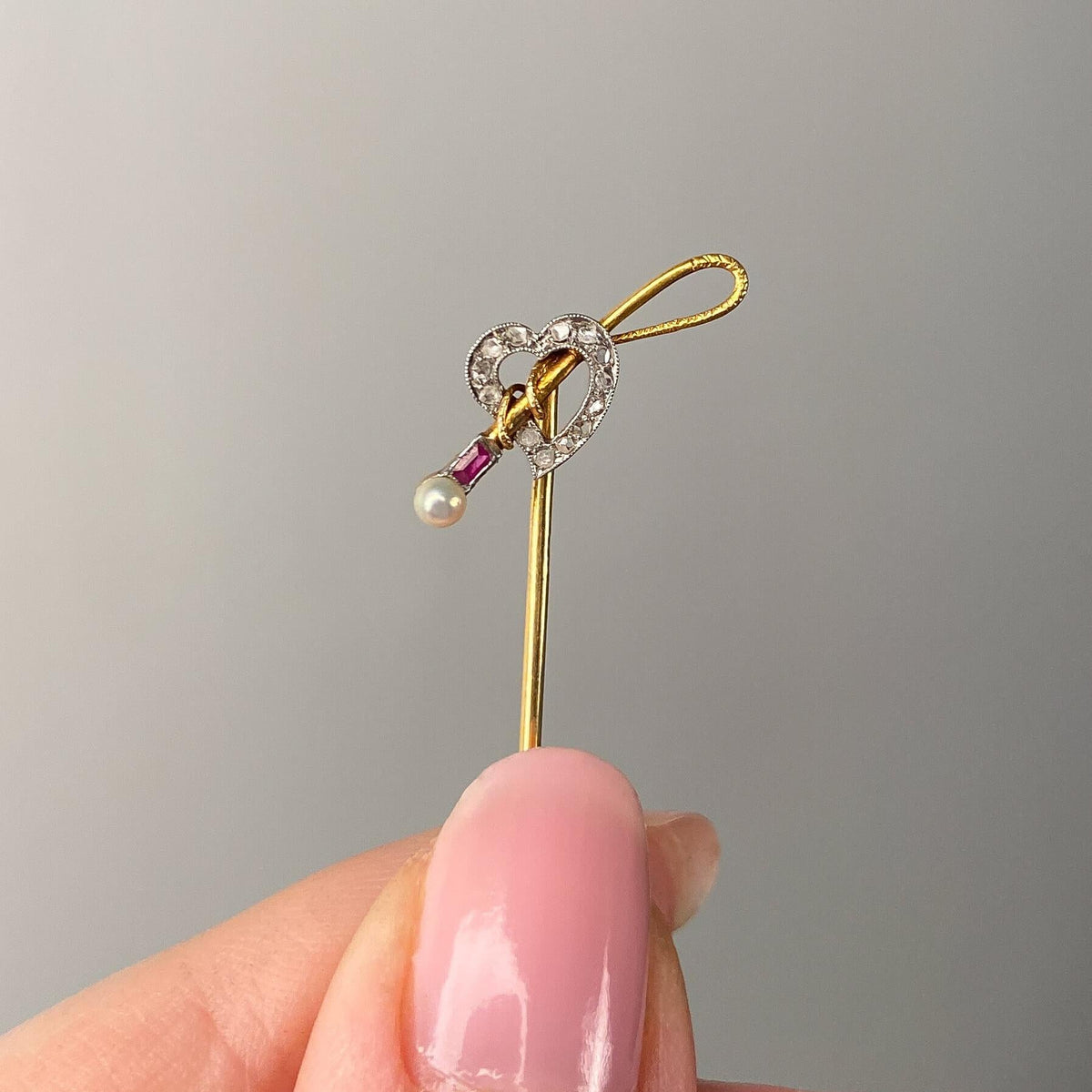 Antique Heart and Riding Crop Stickpin of 18k Gold - Trademark Antiques