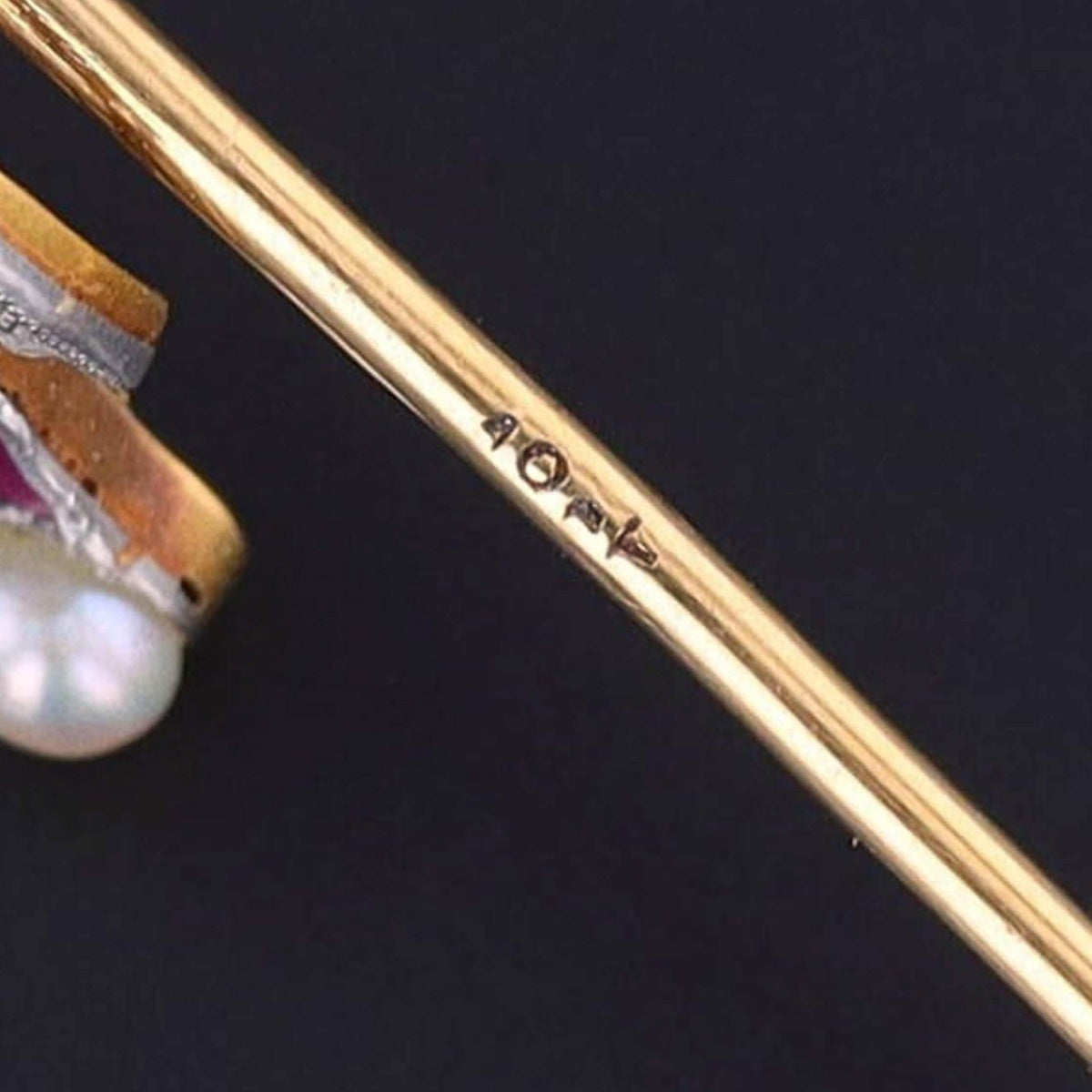 Antique Heart and Riding Crop Stickpin of 18k Gold - Trademark Antiques