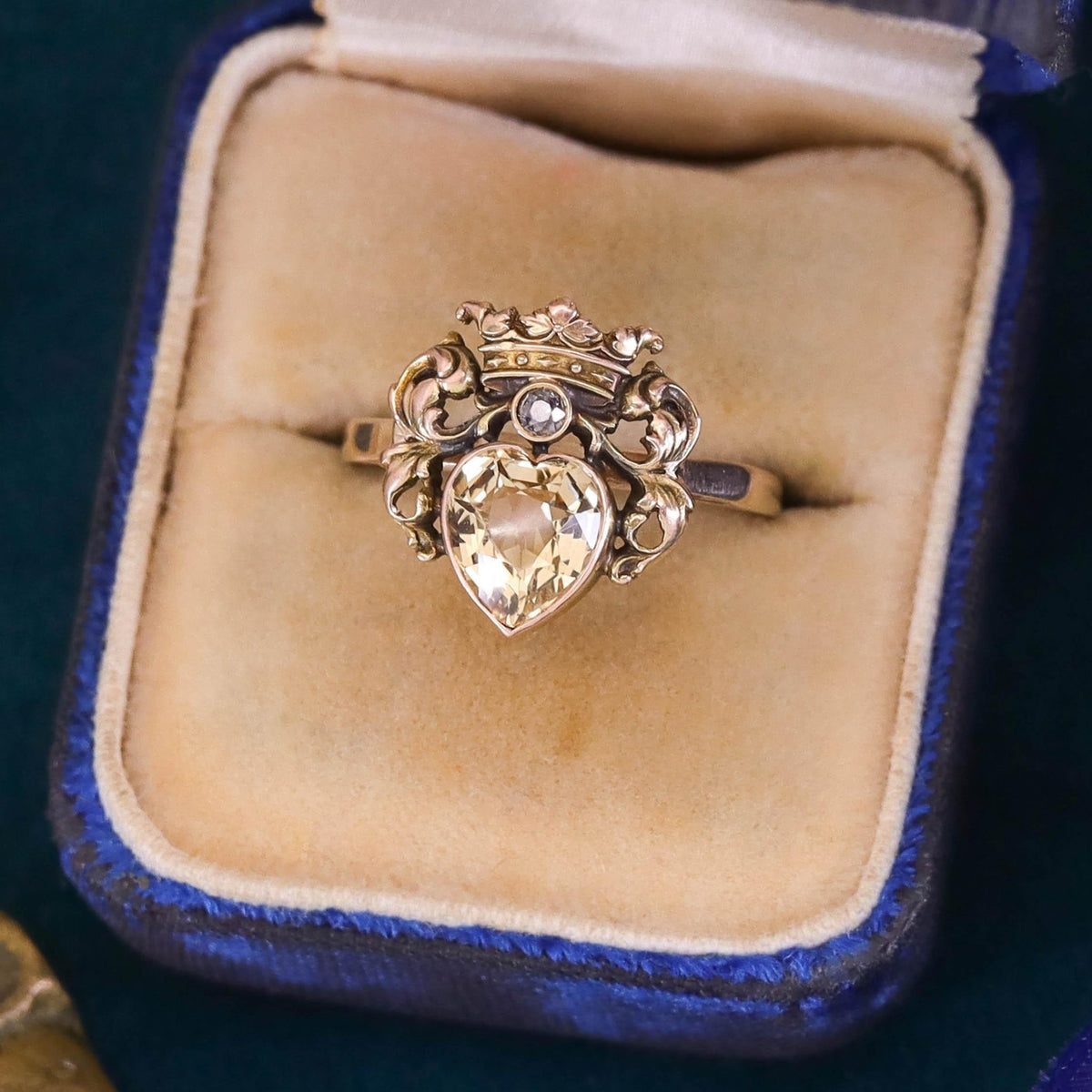 Antique Heart Ring of 14k Gold - Trademark Antiques