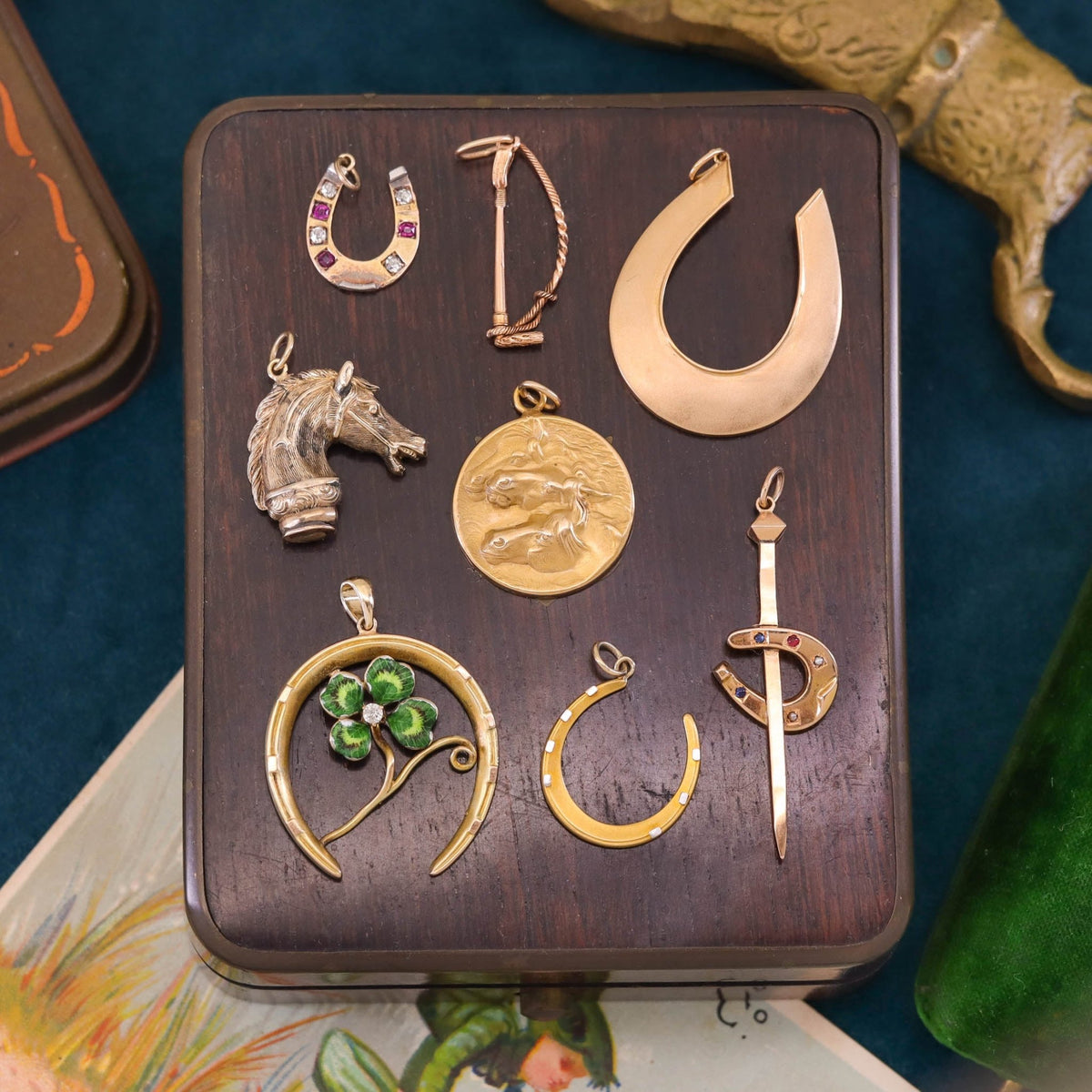 Antique Horseshoe and Nail Pendant of 18k Gold - Trademark Antiques