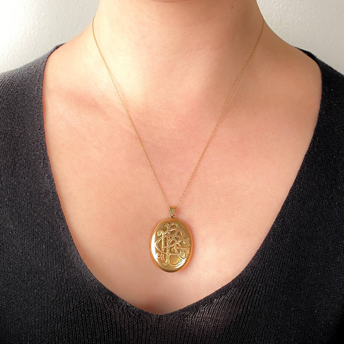 Antique Initial Locket of 10k Gold - Trademark Antiques