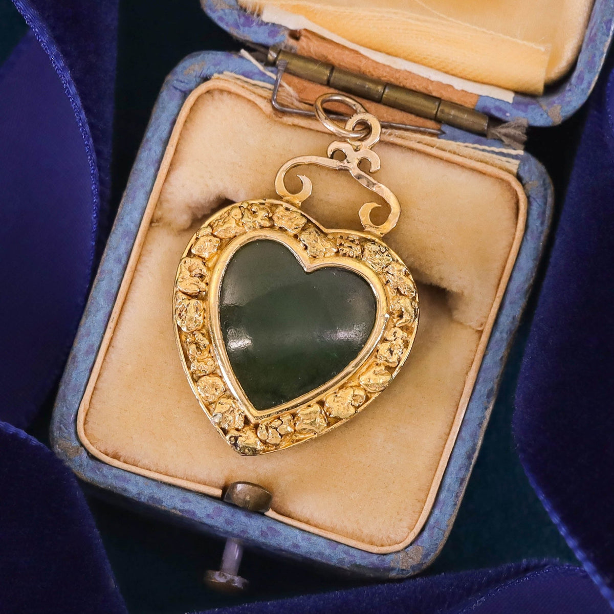 Antique Jade Heart Pendant of 14k Gold - Trademark Antiques