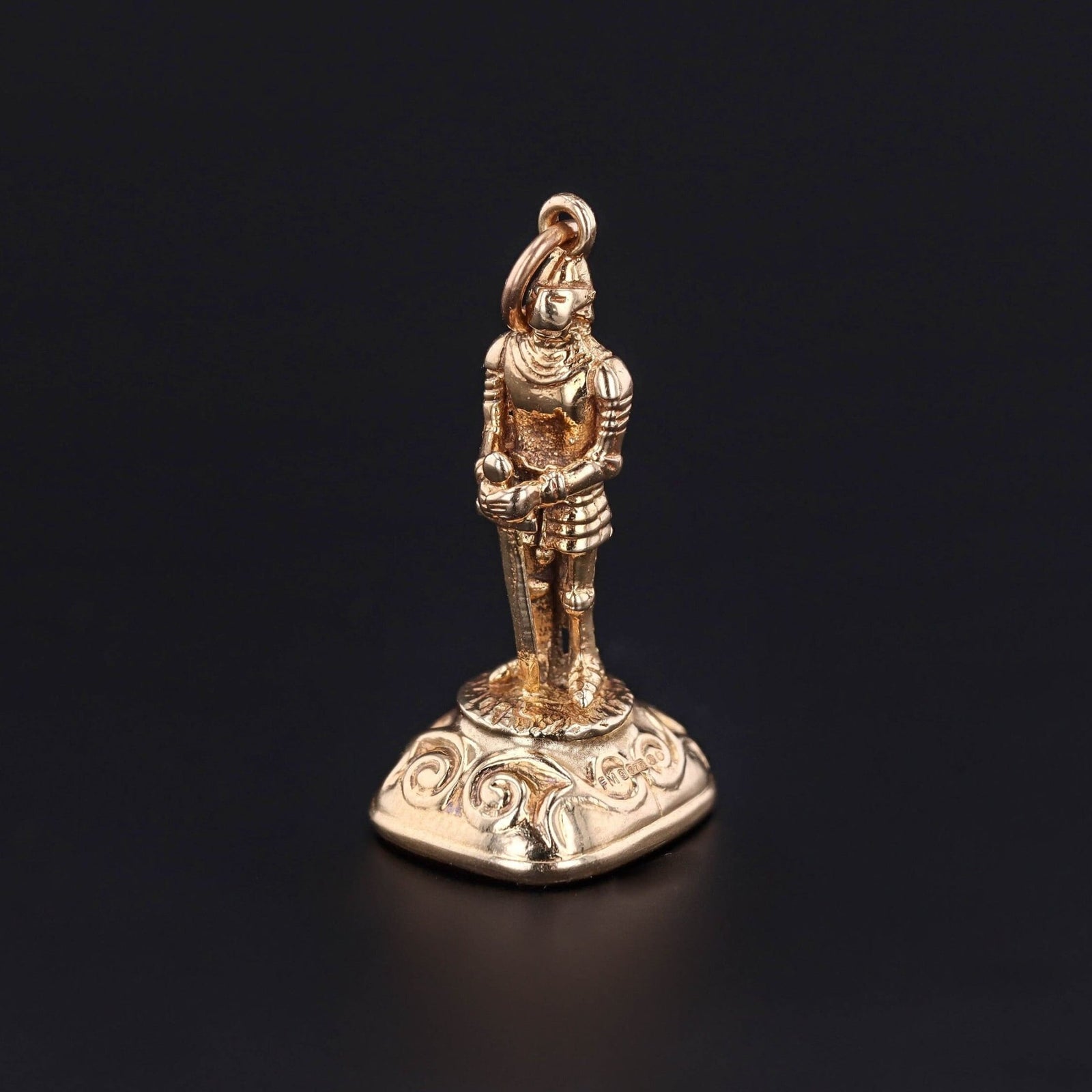 Antique Knight Fob of 9ct Gold - Trademark Antiques