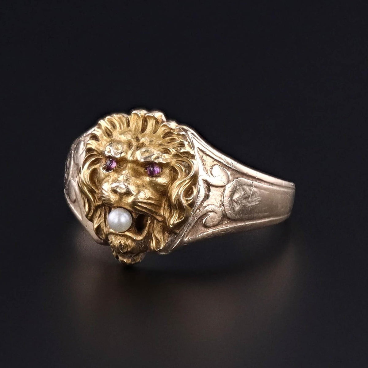 Antique Lion Ring of 14k Gold - Trademark Antiques